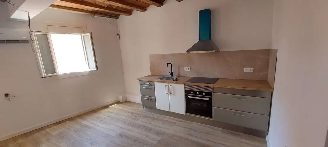 Ремонтована 3-кімнатна квартира з потенційною доходністю 5,5% в історичному районі