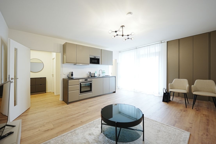 Стильна 1,5-кімнатна квартира з балконом у Вільмерсдорфі — перше заселення після ремонту