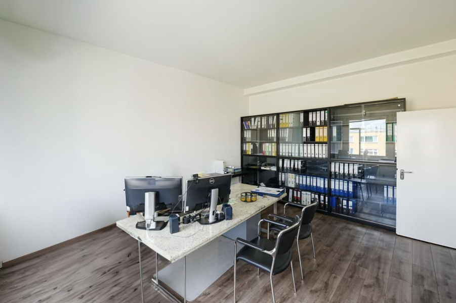 5-Zimmer-Büro in Berlin-Schöneberg – repräsentativ, zentral und nur 2 Minuten vom KaDeWe entfernt - Image 2