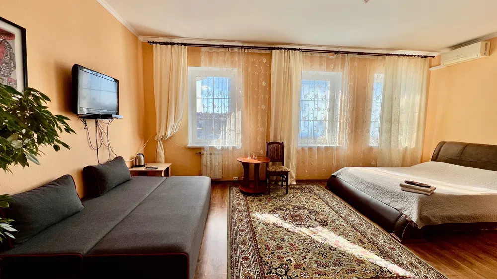 Видовий участок з діючим готелем 617 м² в центрі Києва - Image 5