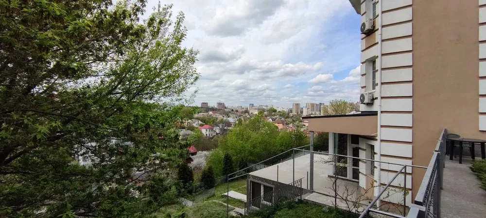 Видовий участок з діючим готелем 617 м² в центрі Києва - Image 3