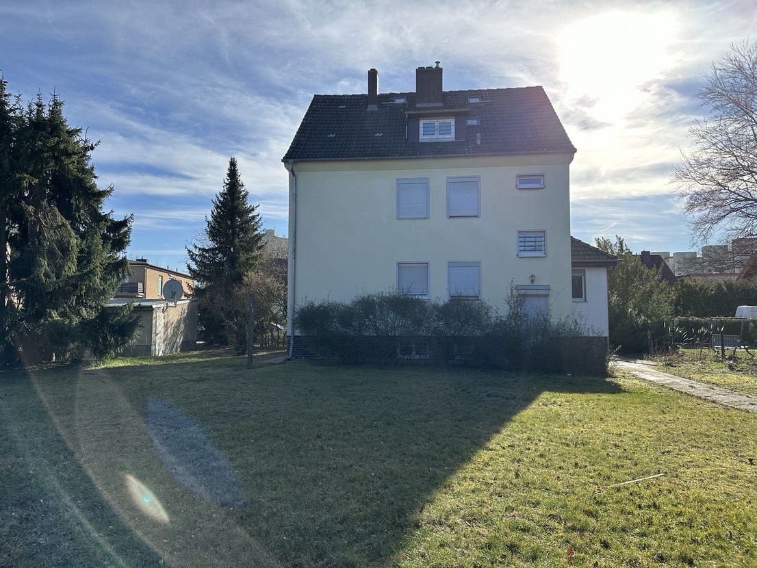 House for several generations with a large plot in Spandau - Image 3