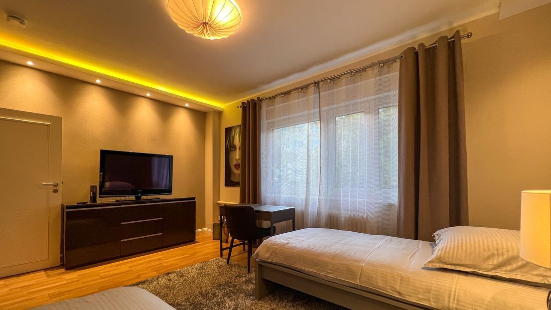 Stilvolle möblierte Wohnung in Berlin-Charlottenburg - Image 2