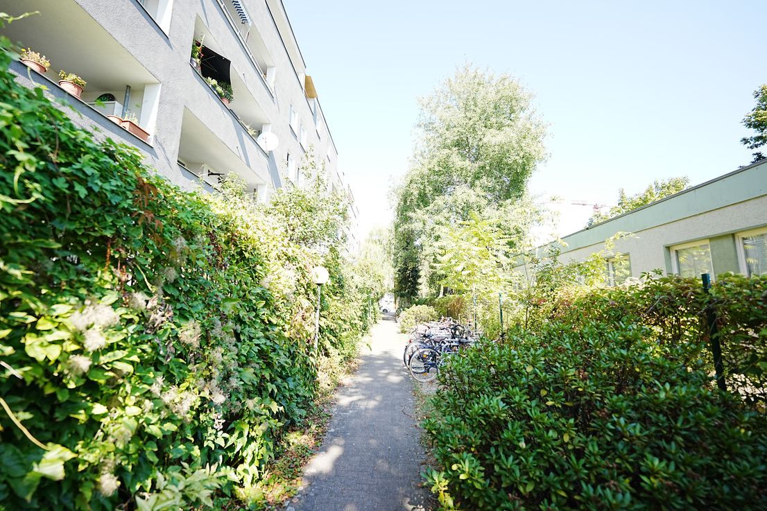 Светла 2-кімнатна квартира з балконом у Berlin-Tiergarten - Image 2