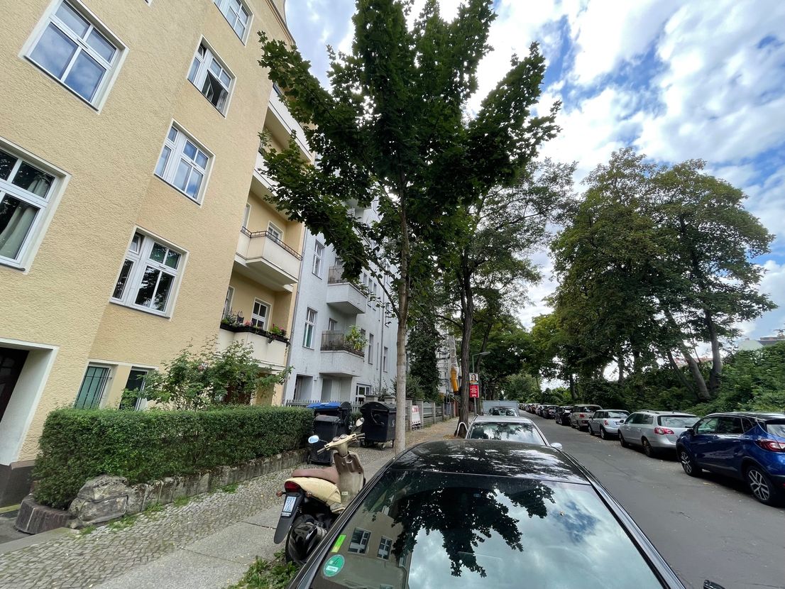 Затишна 2-кімнатна квартира поруч з Бундесплац