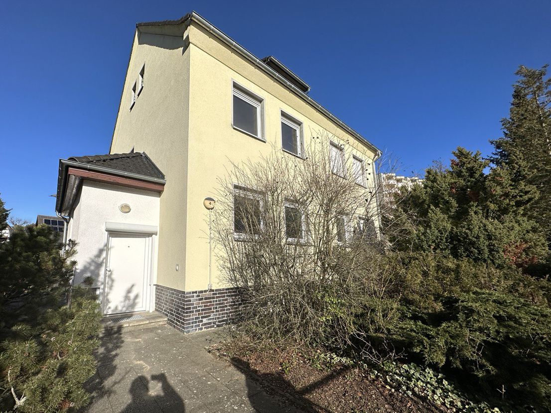 House for several generations with a large plot in Spandau - Image 2