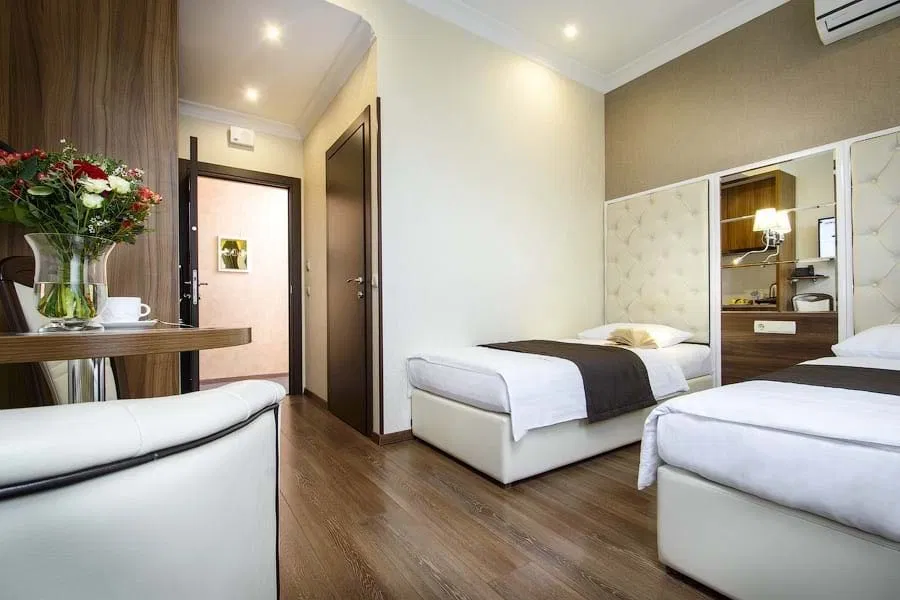 Діючий готель у центрі Києва - 1 387 м², Печерськ, поруч з метро - Image 3