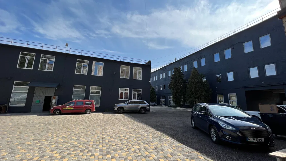 Нерухомий комплекс 6500 м² на Подолі - офіс, склад, виробництво