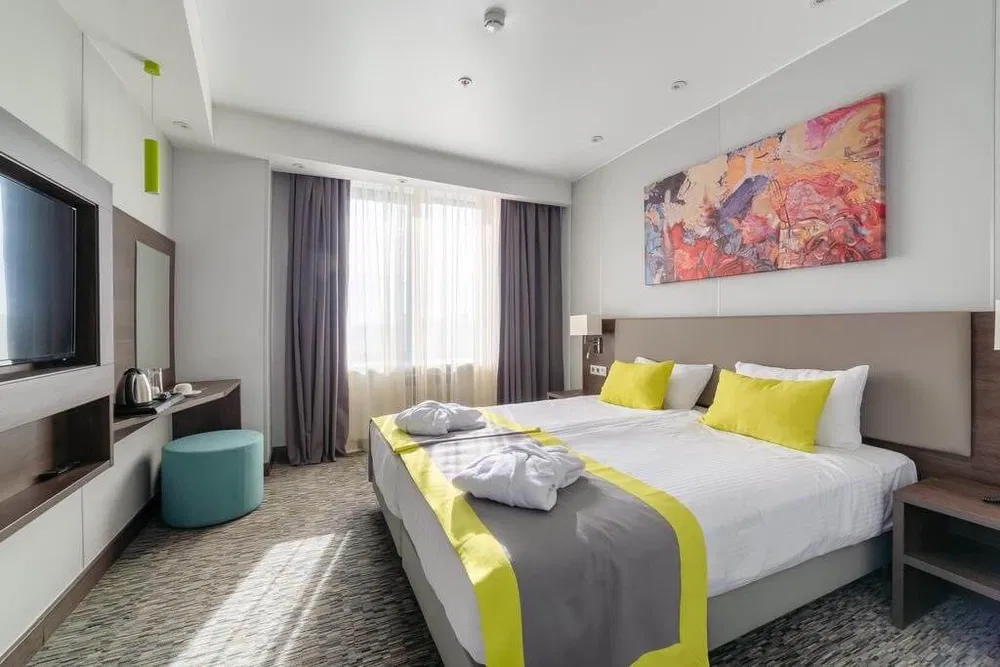 Діючий готель у центрі Києва - 1 387 м², Печерськ, поруч з метро