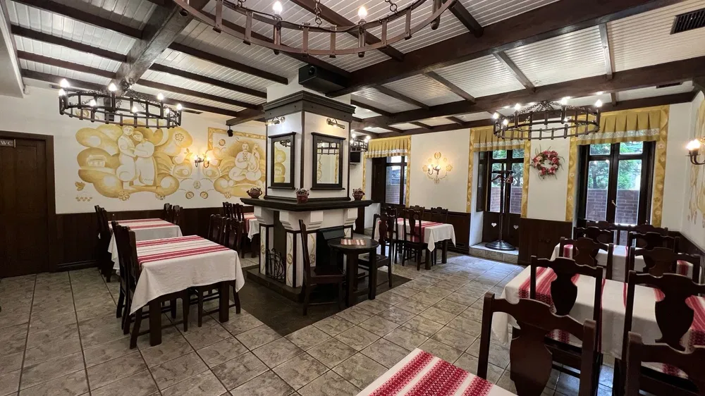 Фасадне приміщення біля Майдану Незалежності в центрі, Київ - Image 4