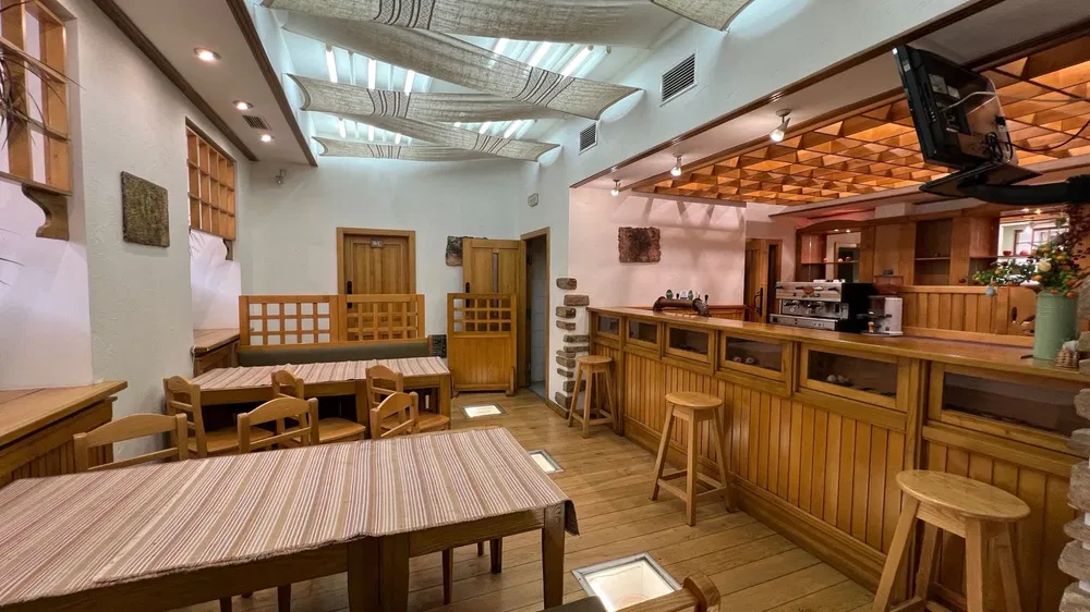 Фасадне приміщення біля Майдану Незалежності в центрі, Київ - Image 5